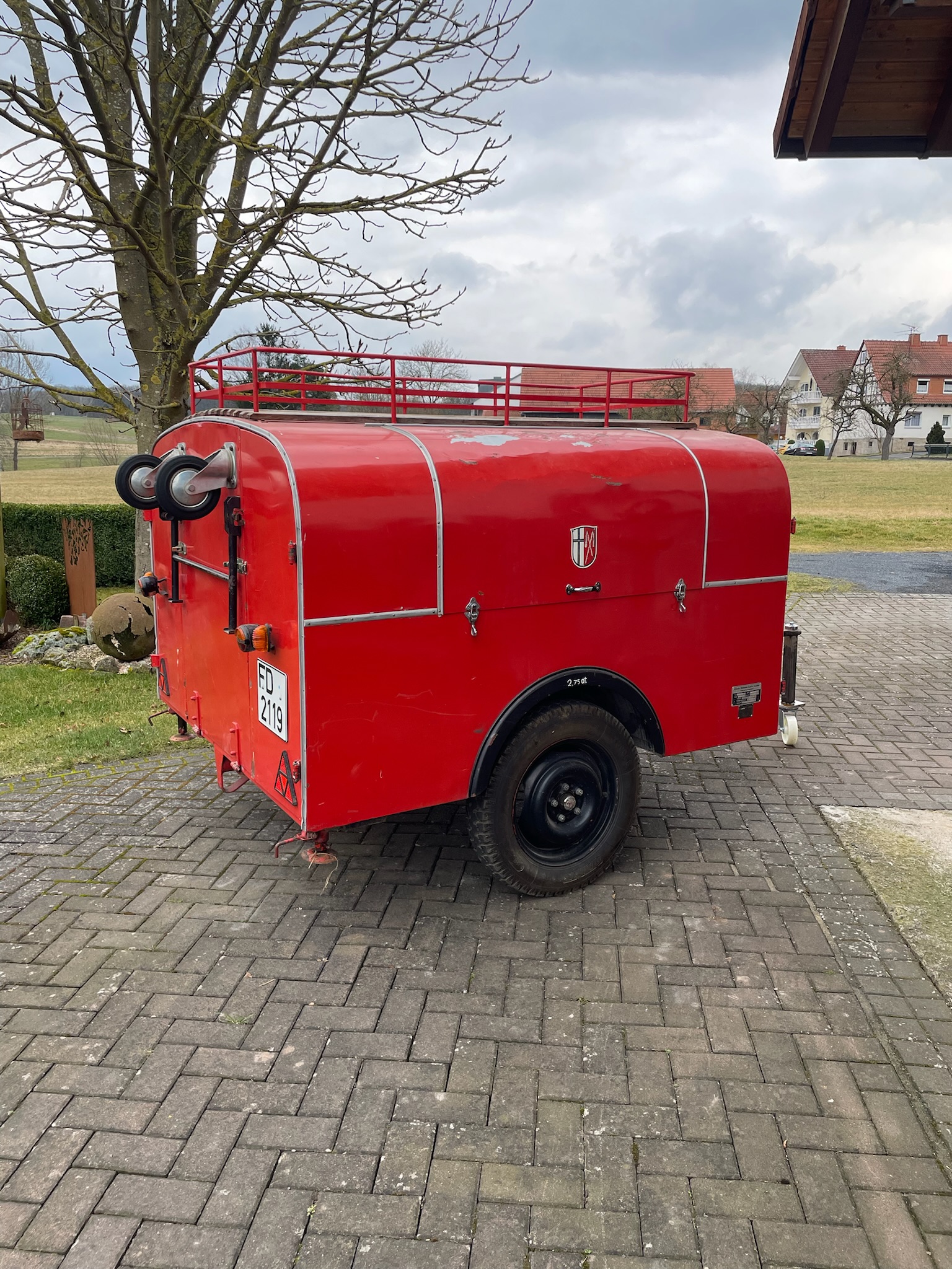 Der rote Feuerwehr-Schlauchwagen vor dem Umbau zur Rhöner löschBar