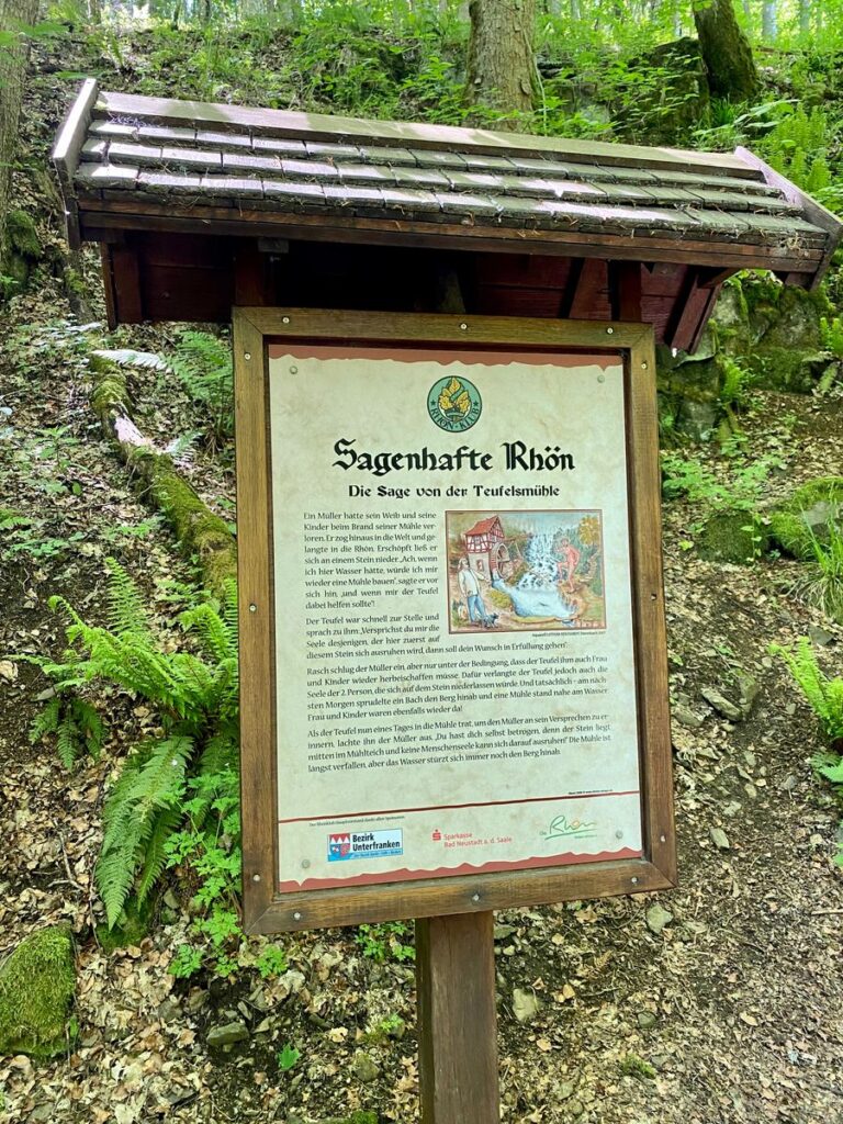 Infotafel Sagenhafte Rhön – Die Sage von der Teufelsmühle am Wanderweg